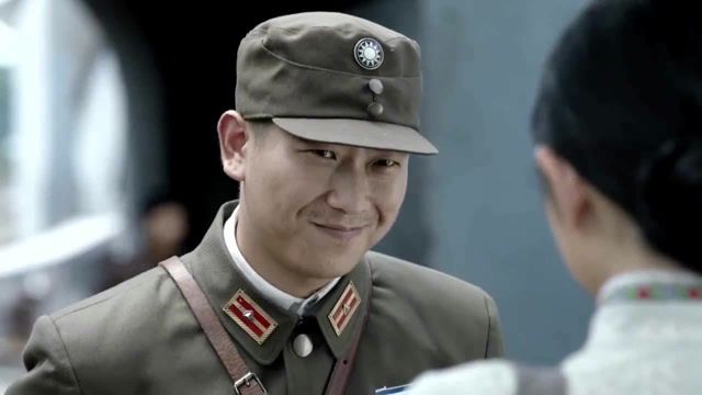 我是红军:特务没安好心,非要姑娘全面检查,最后特务跪下了