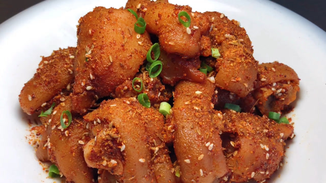 厨师长教你孜然猪蹄的家常做法,步骤详细,香辣入味下酒又下饭