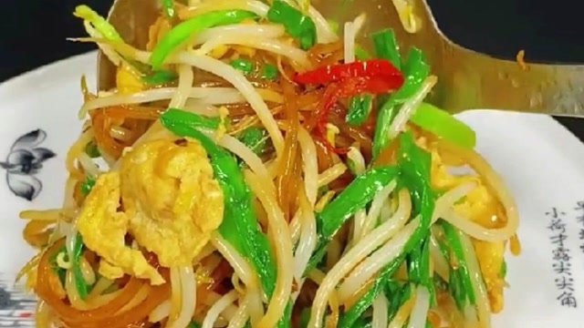 韭菜豆芽,粉条,炒鸡蛋