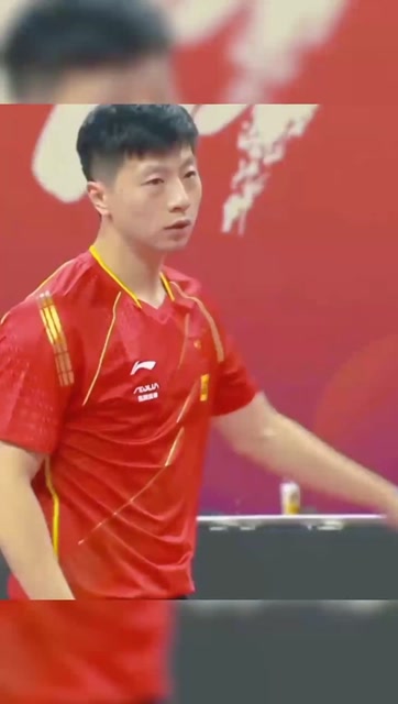 马龙一改以往,这球用反手发球,怎么打怎么有