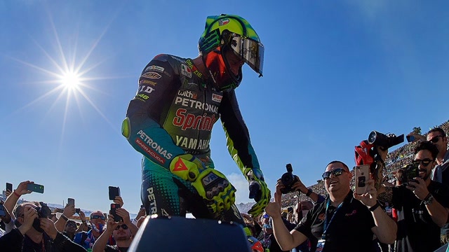 他快得过风,但快不过时间!传奇车手"小飞侠"罗西退役