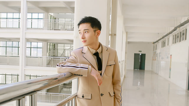 邓佳坤给你打来了一通神秘来电,快来接听