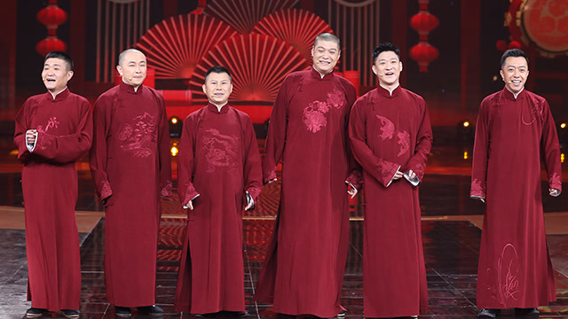 何沄伟李菁曹云金群口相声《向前再一步》,乐得停不下来