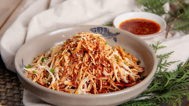 鲜香爽口的麻辣鸡丝,想想都直流口水!