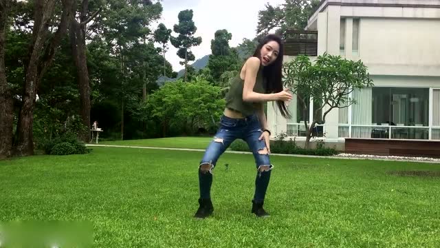 韩国美女网红跳《boombayah》舞蹈,这颜值爆表了!