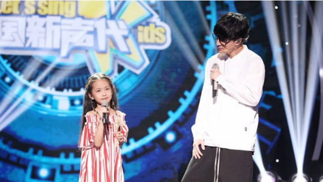 8岁登上《中国新声代》,玻璃公主夏侯钰涵开嗓让人很甜很幸福!
