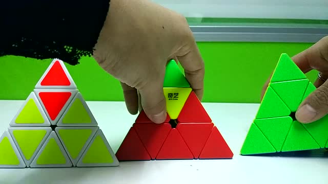 奇趣奥数金字塔魔方还原"第二层"