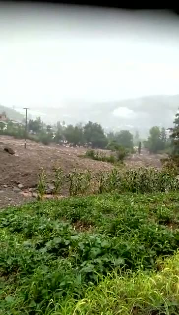 凉山州普格县发生泥石流灾害 有部分居民被埋