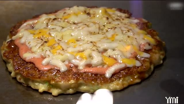 日本街头小吃, 铁板烧芝士煎饼, 有点像日式披萨!