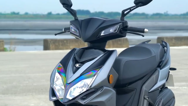 梦寐以求的踏板摩托2017款光阳s150科技感十足 不比铃木差