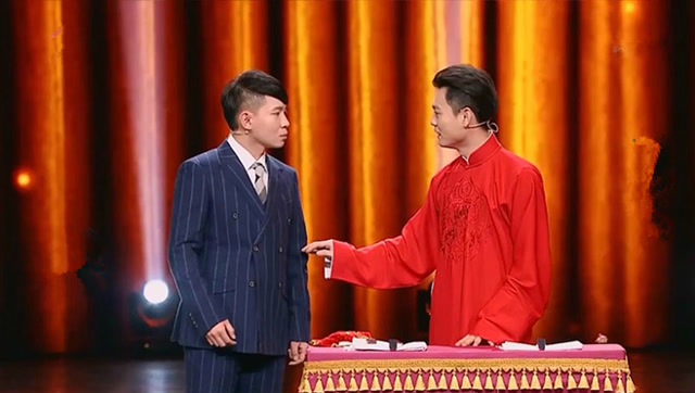 《2018东方春晚》卢鑫玉浩相声《我们不一样》