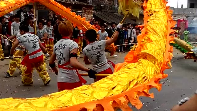雷州市松竹镇盛大游神网友好久没有见过这么精彩的年例了
