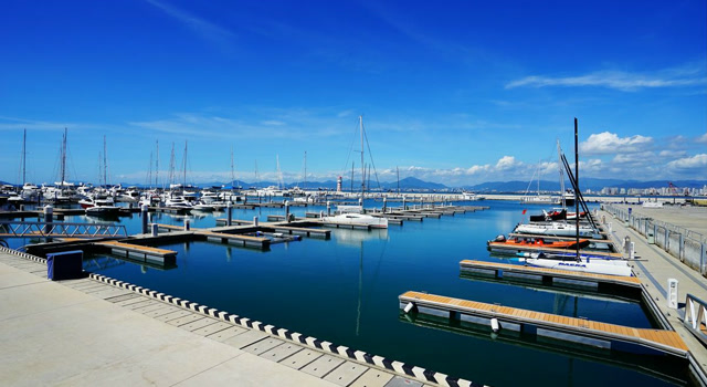 海南三亚最美码头半山半岛帆船港,荣获"2016中国最佳游艇码头"