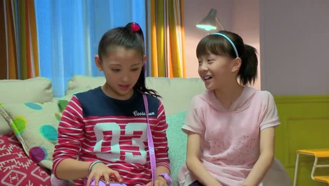 舞法天女朵法拉朵蜜假装吃饭了,现在肚子饿得咕咕叫了