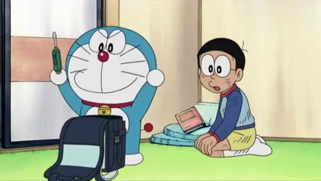 叮当把大雄的书包改造成了超级书包