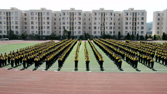 威宁职校大课间20180514-3