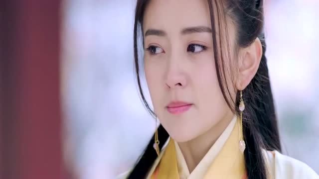 八王妃曲檀儿回想着与墨奕怀的点点滴滴,忍不住流下了眼泪