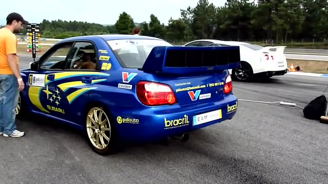 斯巴鲁与战神gtr巅峰对决