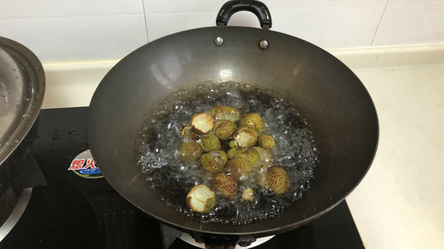 荔枝壳真是个宝,把它倒进水里煮一煮,对家里老小帮助太大了