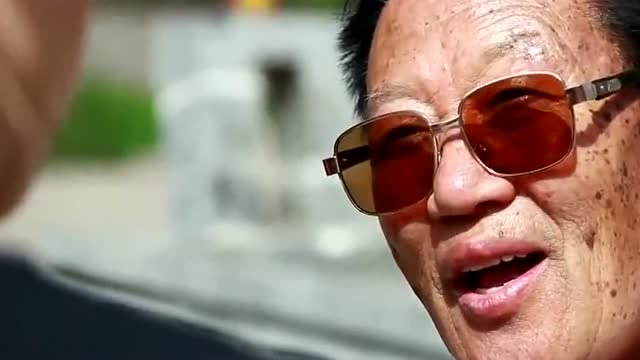 俄罗斯美女环环在中国神农山跟老药农学长寿秘籍