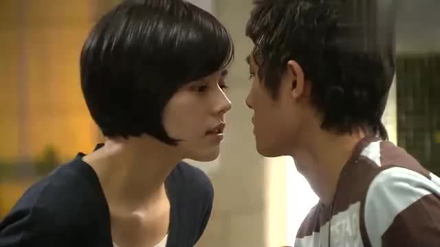 《魔女幼熙》幼熙竟主动吻了蔡戊龙,女主侧脸也太好看了吧