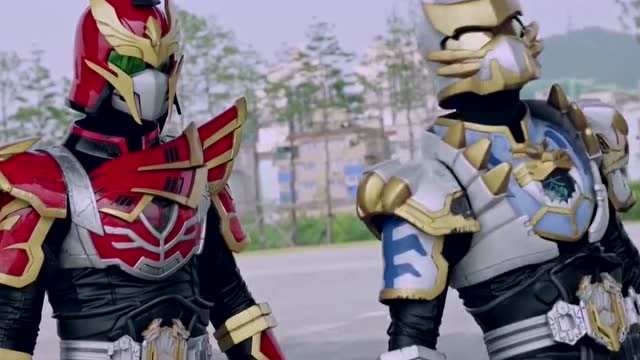 精诚的心群英传奇丽娜到底多强让三个传奇英雄一起对付她