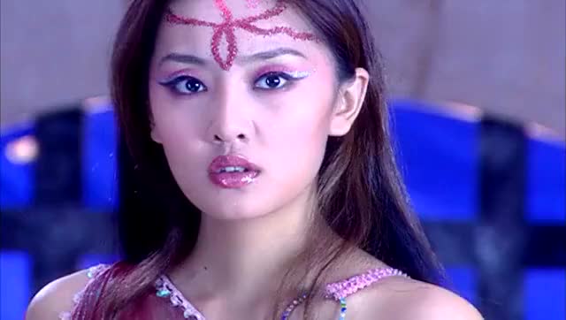 七仙女红儿一招识破阴蚀王可惜还是被他打下了凡间额
