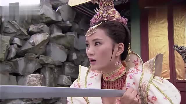 西凉王后一剑刺伤代战,刺在代战身上却疼在王后心里