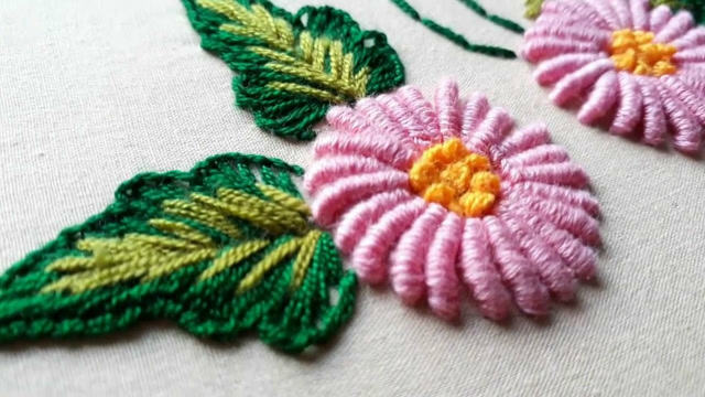 美丽的花朵刺绣,用毛线缝制,卷针绣针法