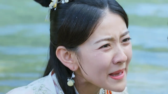 双世宠妃2:曲小檀落水,八王爷视而不见,还搂着蓝夜夕离去