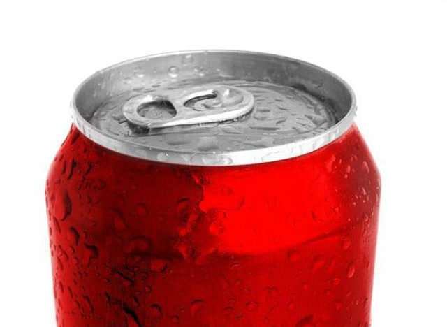 可乐也能成为杀伤性武器?大三学生被冰镇可乐炸成骨折—生活计仔多