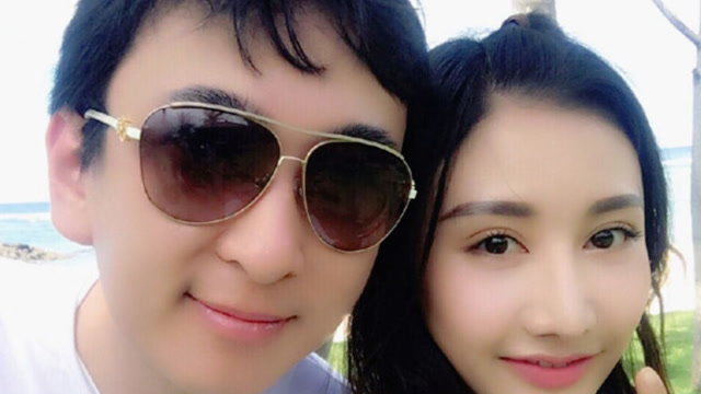 王思聪前任豆得儿被爆现身机场,与黄子韬衣服互穿,校长:捡二手?