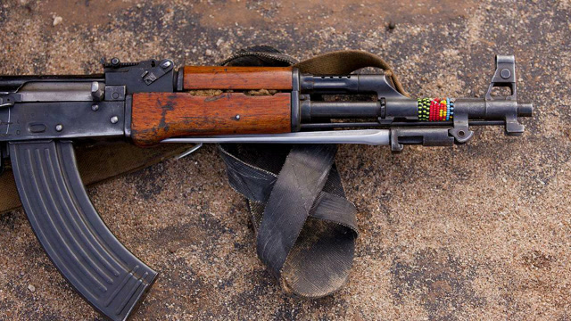 几款适合打游击的武器:ak是经典,81杠是情怀,它是新锐!