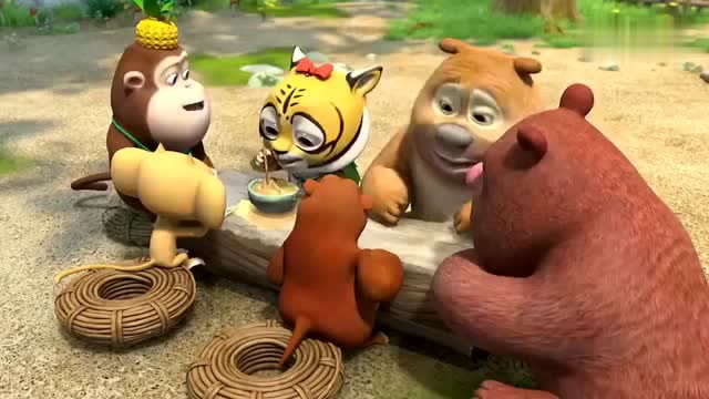 熊熊乐园:淘气的小虎妞第一天到幼儿园里上课