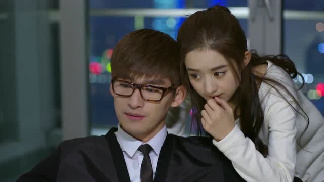 王品若竟然发这样的话给总裁,美女看见了,却感到丝毫不在意