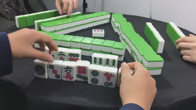 三人麻将:新手小伙打麻将懵懵懂懂,求大神指教