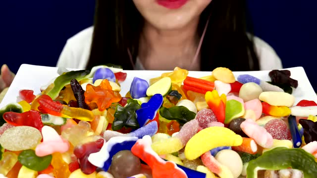 choi吃播五彩软糖天堂啦!软糖的声音真美妙哇!