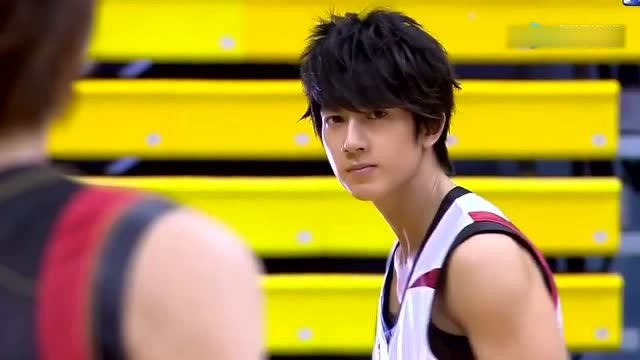 篮球火:开场第一球,居然是吴尊以言承旭的招式进行了灌篮,打脸啊!