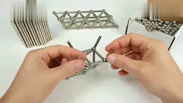 巴克球新玩法,牛人用巴克球搭建巴黎铁塔,成品令人羡慕不已!