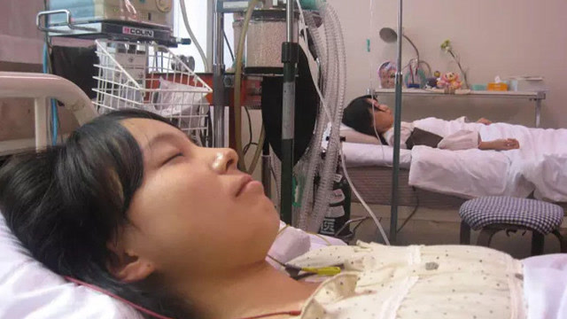 5分钟看懂日本恐怖片《引子vs裂口女》