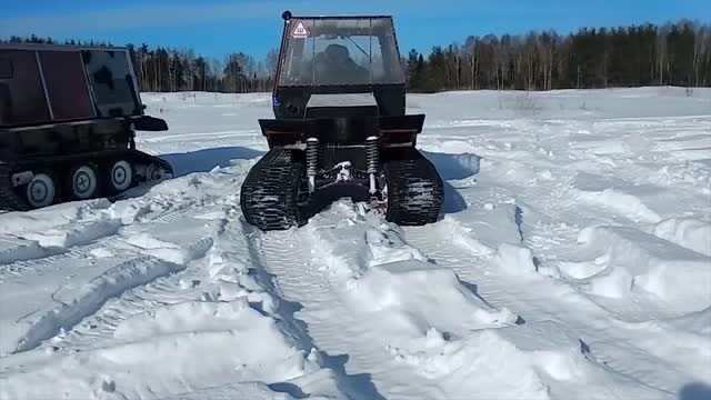 牛人改造一台履带雪地车,启动试试效果如何