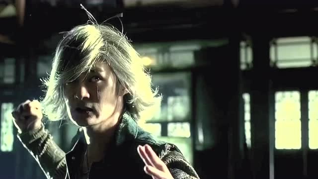 火云邪神摘下牌匾血洗龙虎门,然后傲慢地离去!