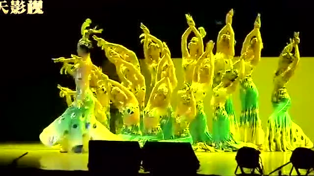 傣族舞《孔雀舞》超美的民族舞蹈视频,赶紧收藏了吧!