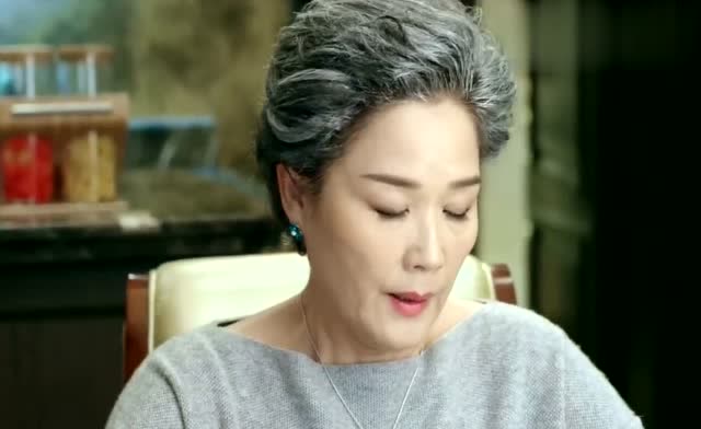 咱们相爱吧:蔡春妮做的饭让婆婆不满意,蔡春妮一看项链在思康那