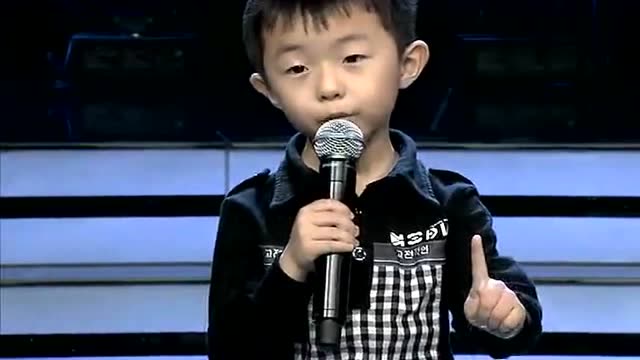 萌娃黄星诚人小鬼大,深情演唱刘德华的歌曲萌翻全场,太可爱了