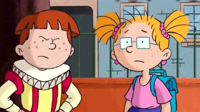 女巫马丁利用魔法,带好友罗娜在天上飞