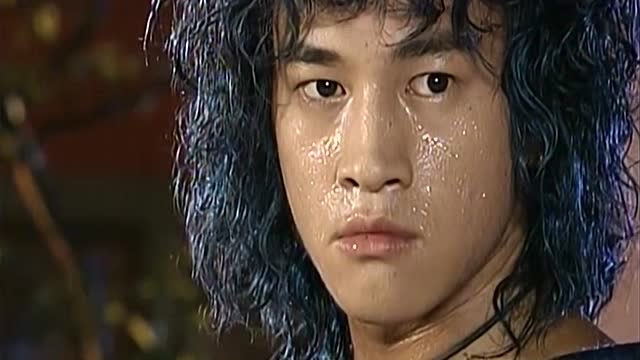 孔慈淋雨换衣,隔着屏风,步惊云眼都看直了!