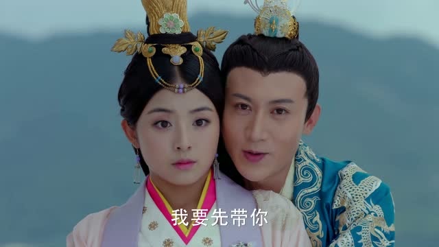 重耳在齐姜生气之时,紧紧抱住了她!