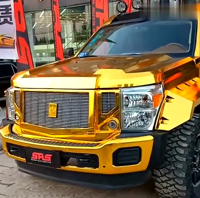 "黄金版"的乔治巴顿,这身"黄金衣"属实威武霸气,太帅了!