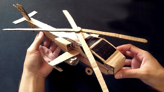 教你用纸板制作阿帕奇战斗直升飞机玩具模型